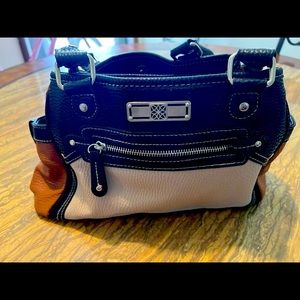 Colorblocked Multipocket Shoulder Bag